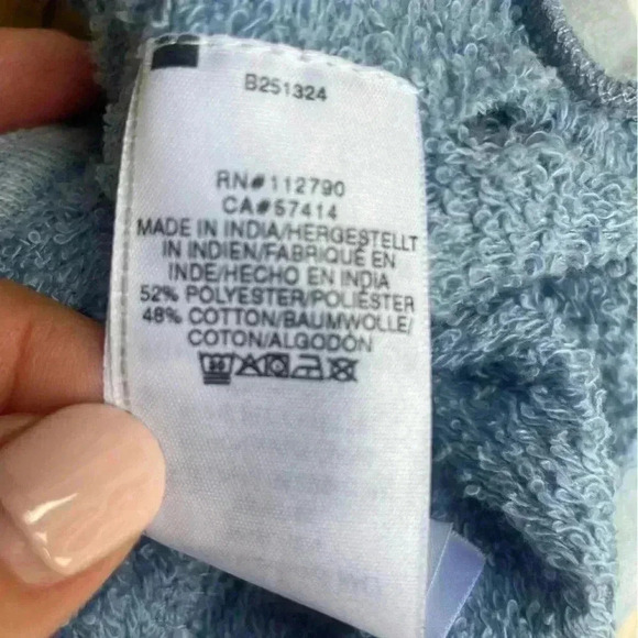 True Religion women’s crop active slit top color pale blue sz XS NWT - Picture 6 of 10